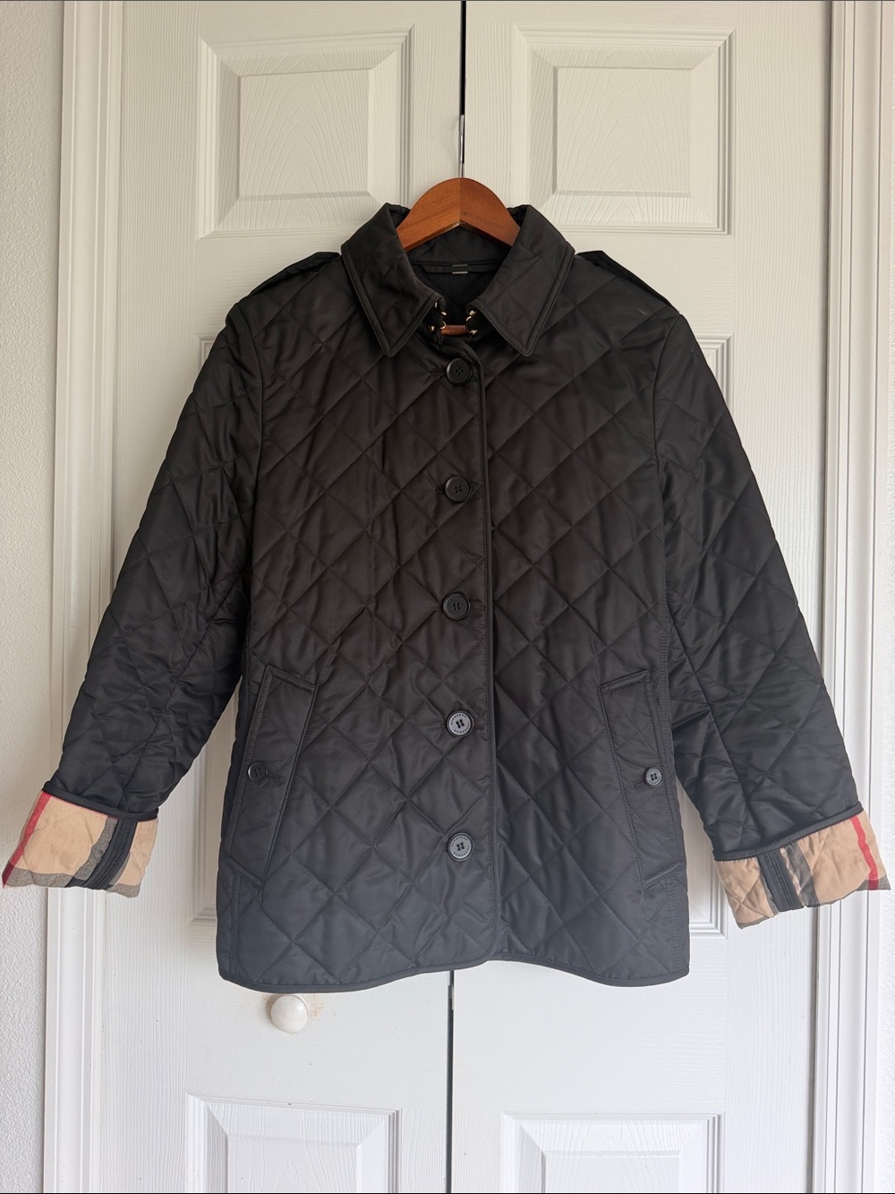 Burbey Quilted Women’s Jacket with Signature Check